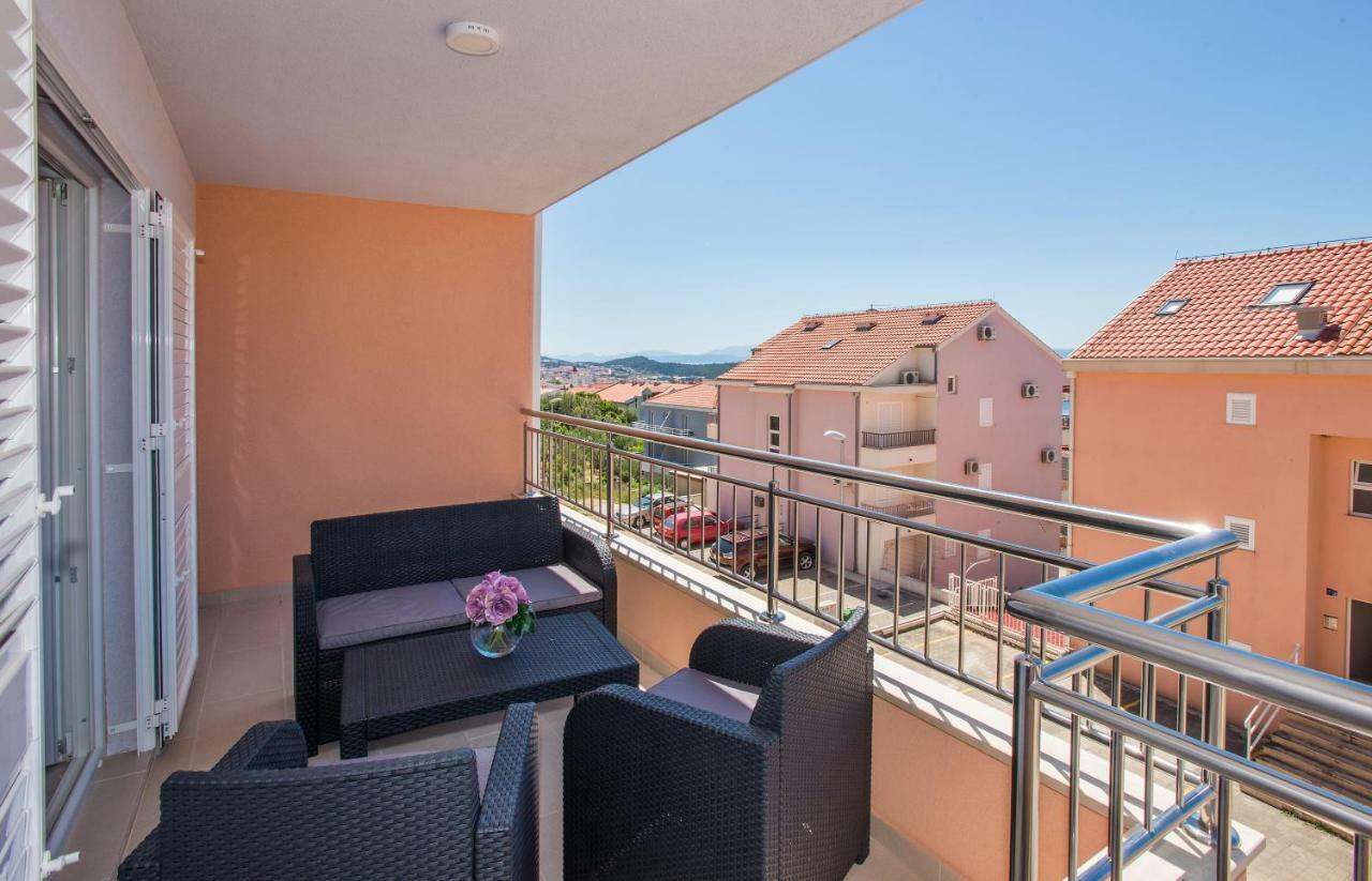Apartman Dominik Makarska Exteriör bild