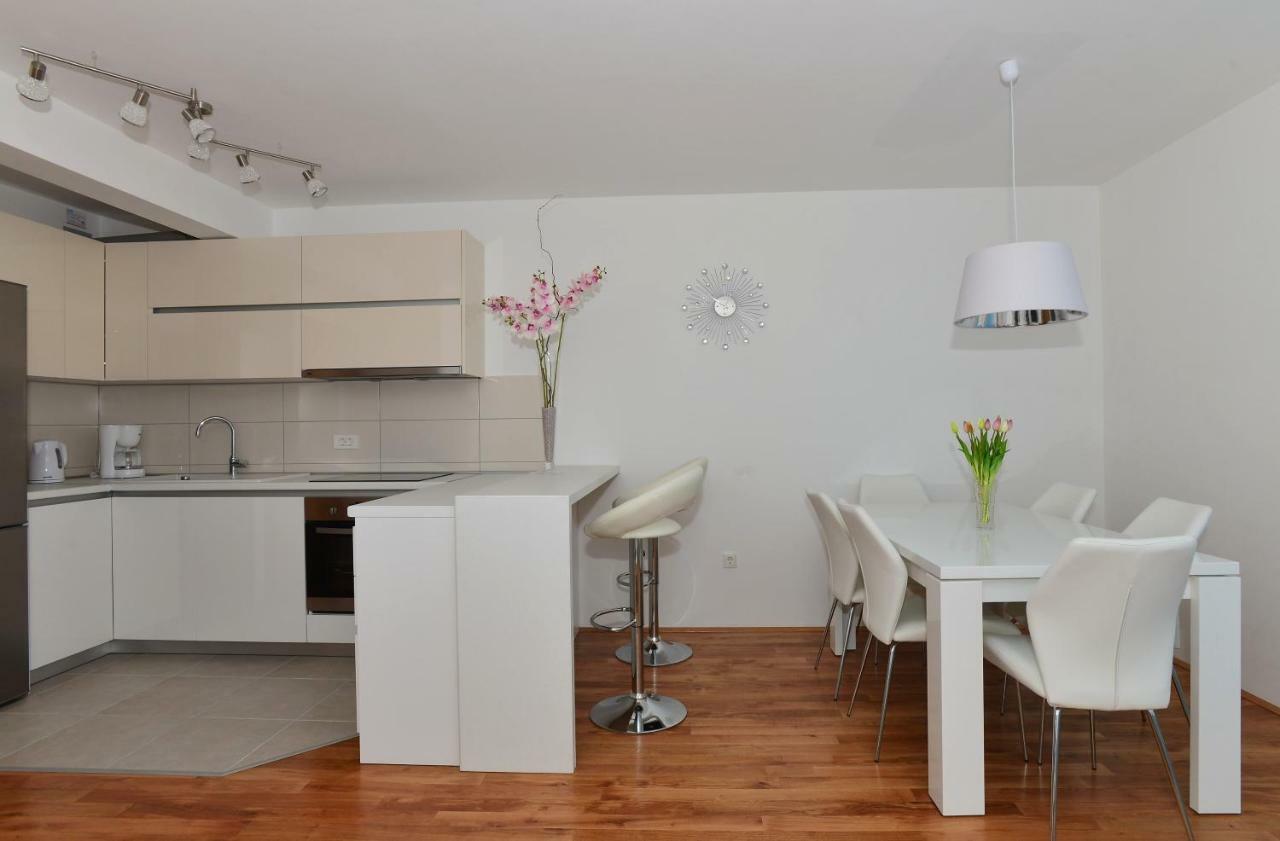 Apartman Dominik Makarska Exteriör bild