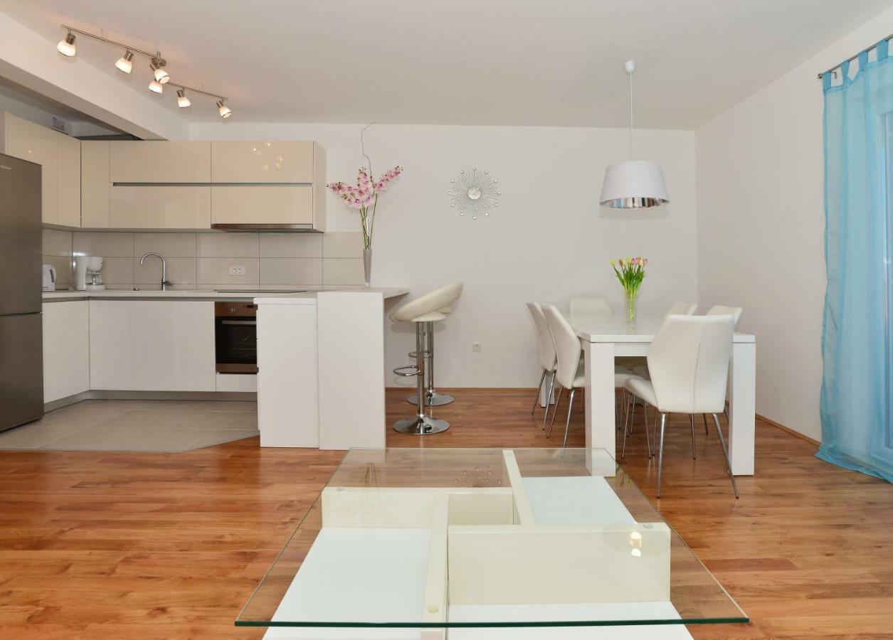 Apartman Dominik Makarska Exteriör bild