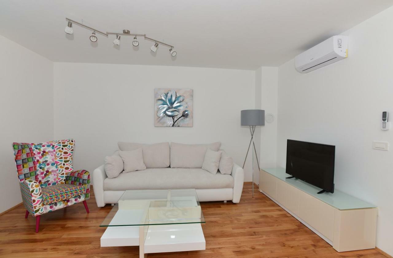 Apartman Dominik Makarska Exteriör bild